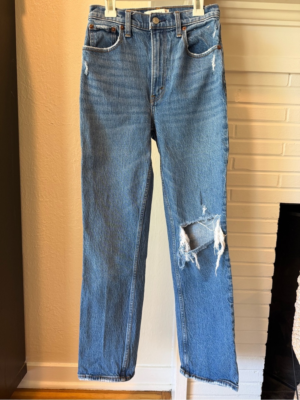 Abercrombie & Fitch The ’90s Straight Ultra High Rise Distressed Jeans Size 25
